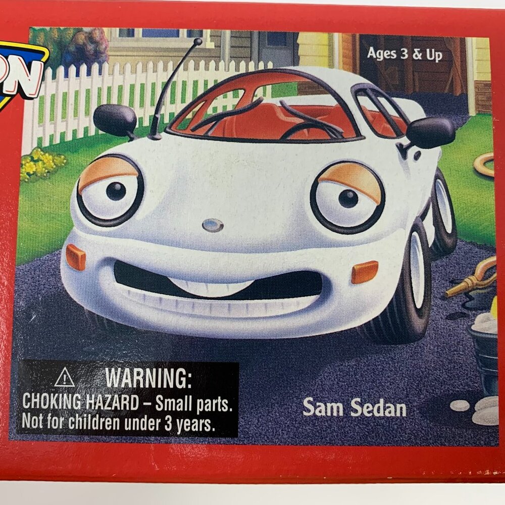 1996 Chevron Cars Sam Sedan NIB 🚗